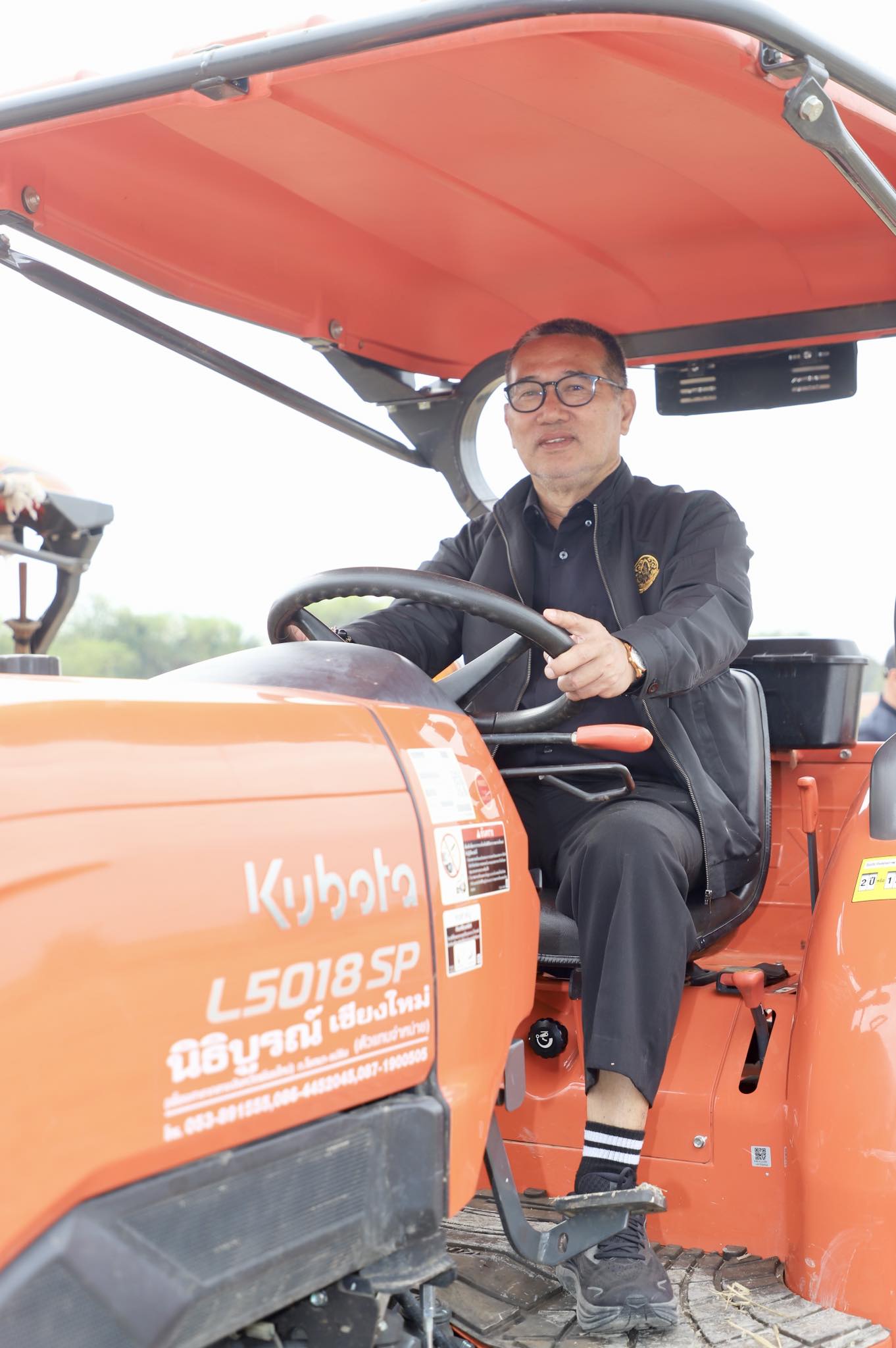 title - เลขาฯ ส.ป.ก. ร่วมงาน “ไถกลบ ตอซัง สร้างดินยั่งยืน ฟื้นสิ่งแวดล้อม”